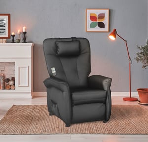 Throner Exklusiv in Schwarz in einem Wohnzimmer stehend.